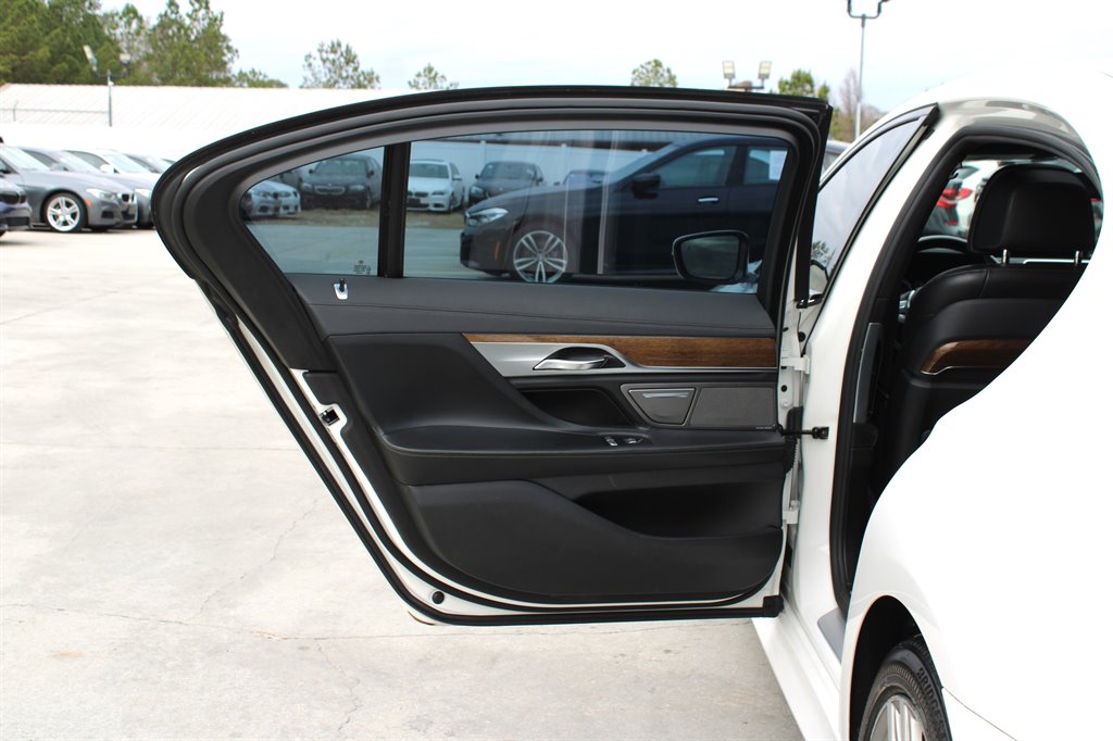2016 BMW 750i - $16,995