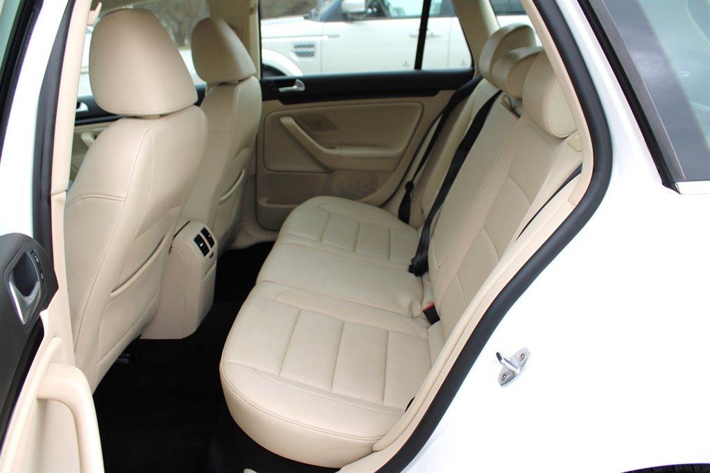 2013 Volkswagen Jetta - $6,995