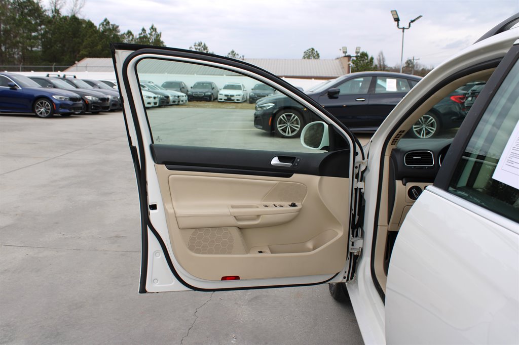 2013 Volkswagen Jetta - $6,995