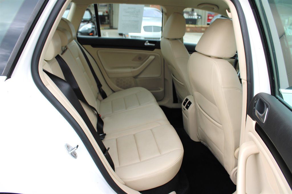 2013 Volkswagen Jetta - $6,995