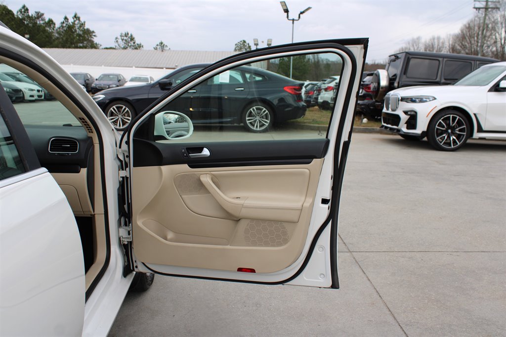2013 Volkswagen Jetta - $6,995