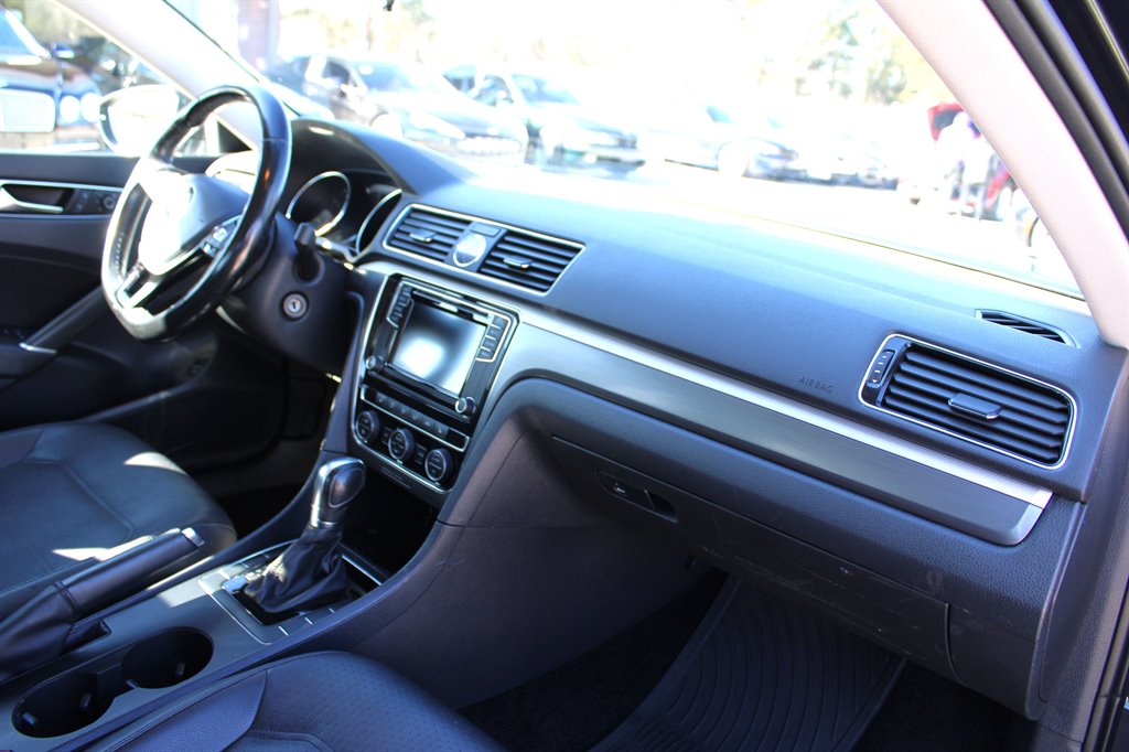 2017 Volkswagen Passat - $9,995