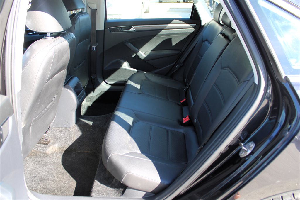 2017 Volkswagen Passat - $9,995