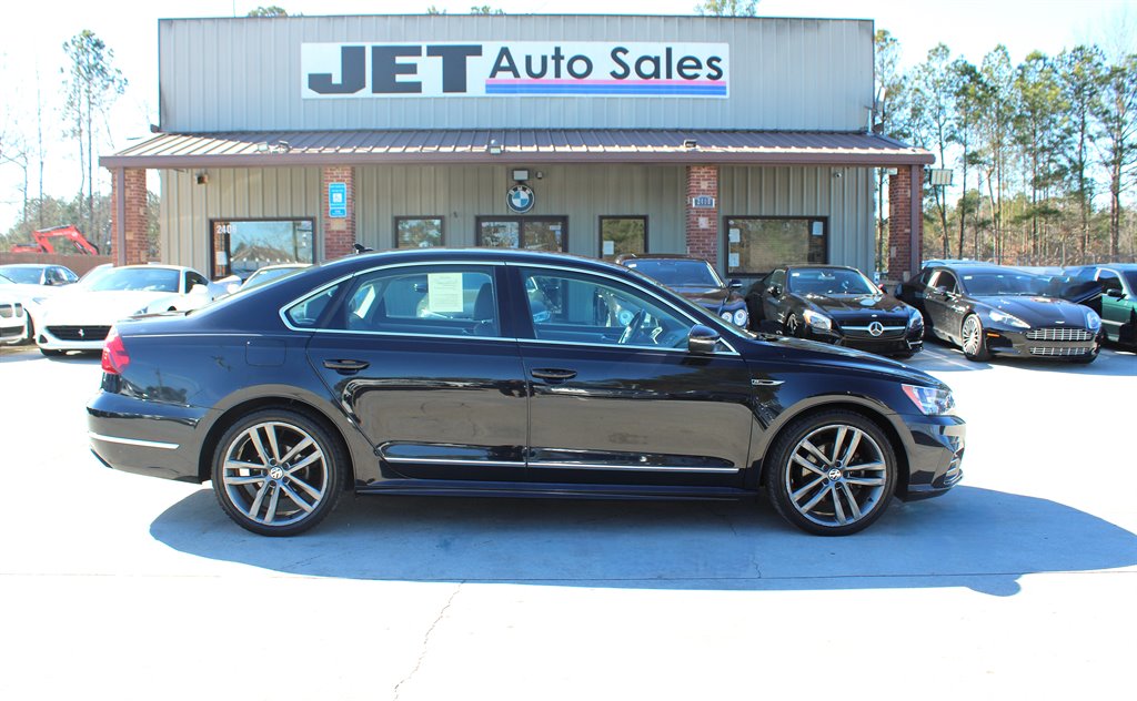 2017 Volkswagen Passat - $9,995