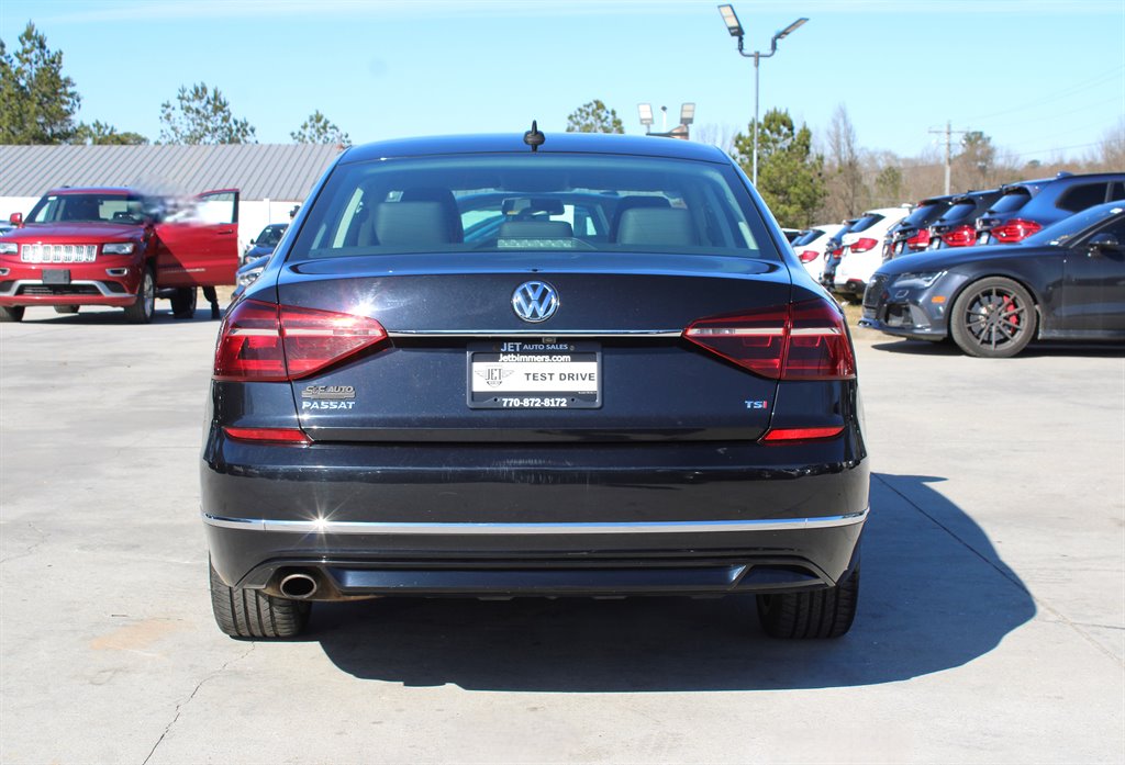 2017 Volkswagen Passat - $9,995