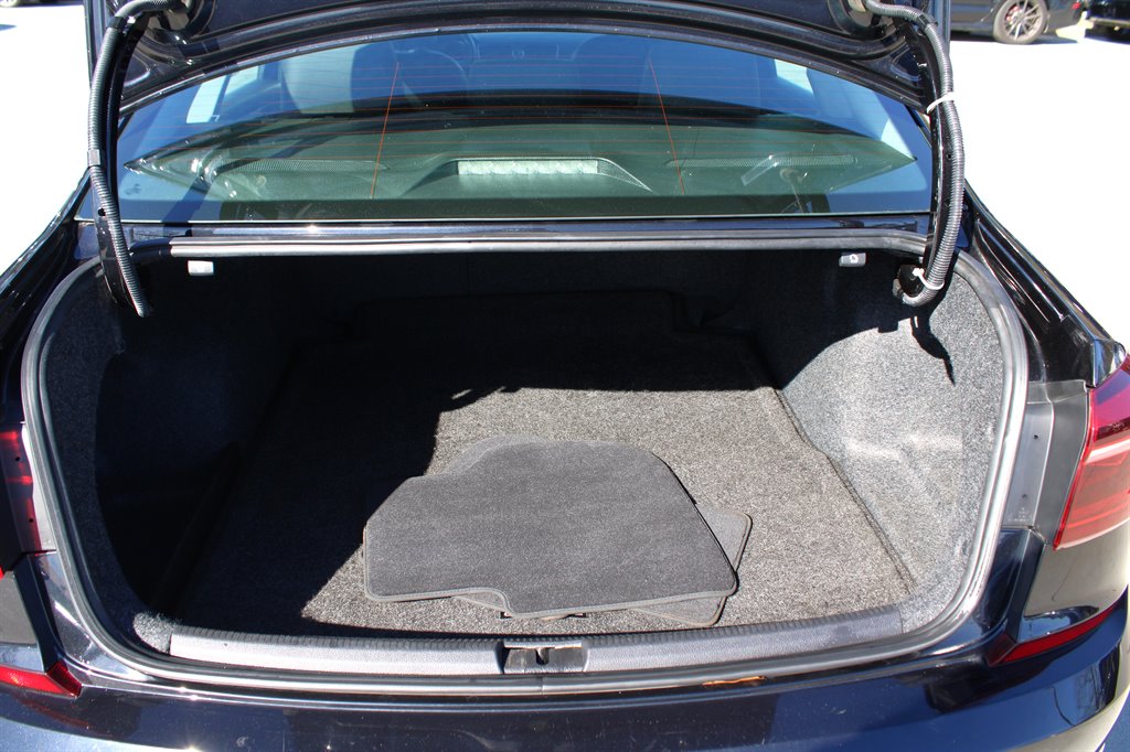 2017 Volkswagen Passat - $9,995