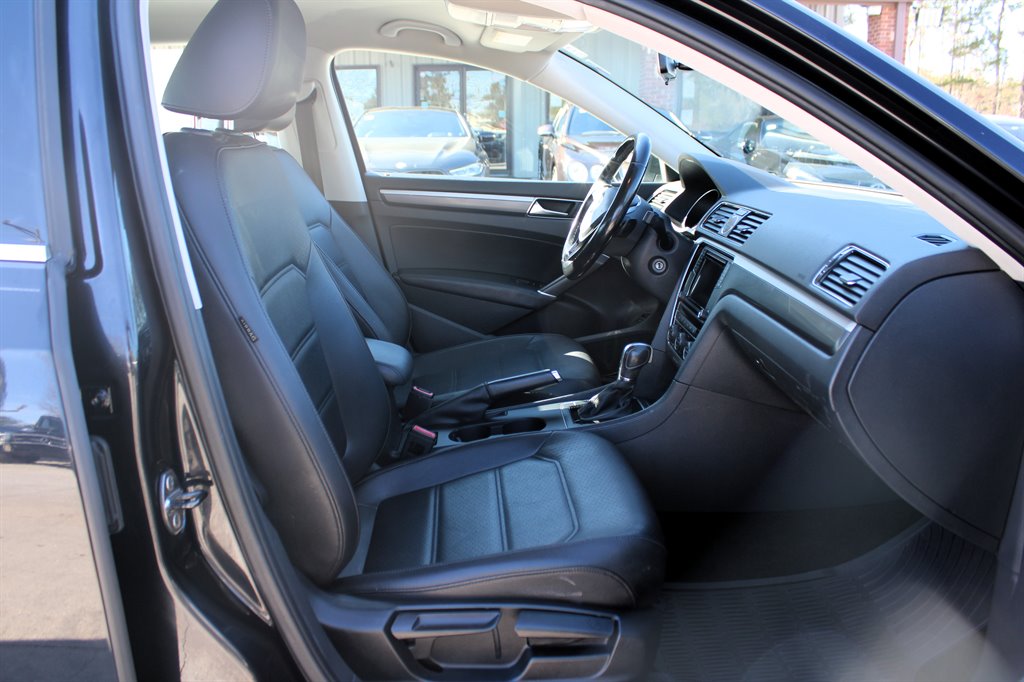 2017 Volkswagen Passat - $9,995