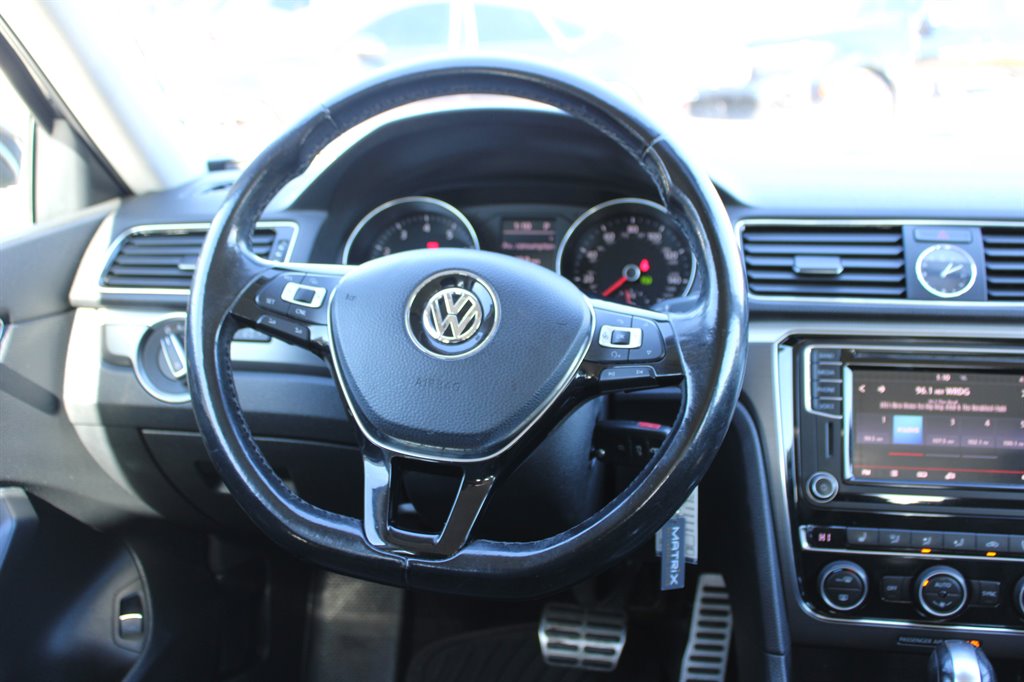 2017 Volkswagen Passat - $9,995