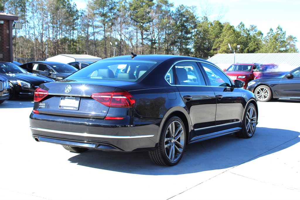 2017 Volkswagen Passat - $9,995