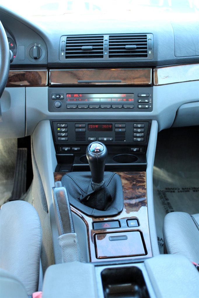 2000 BMW 528i - $8,995