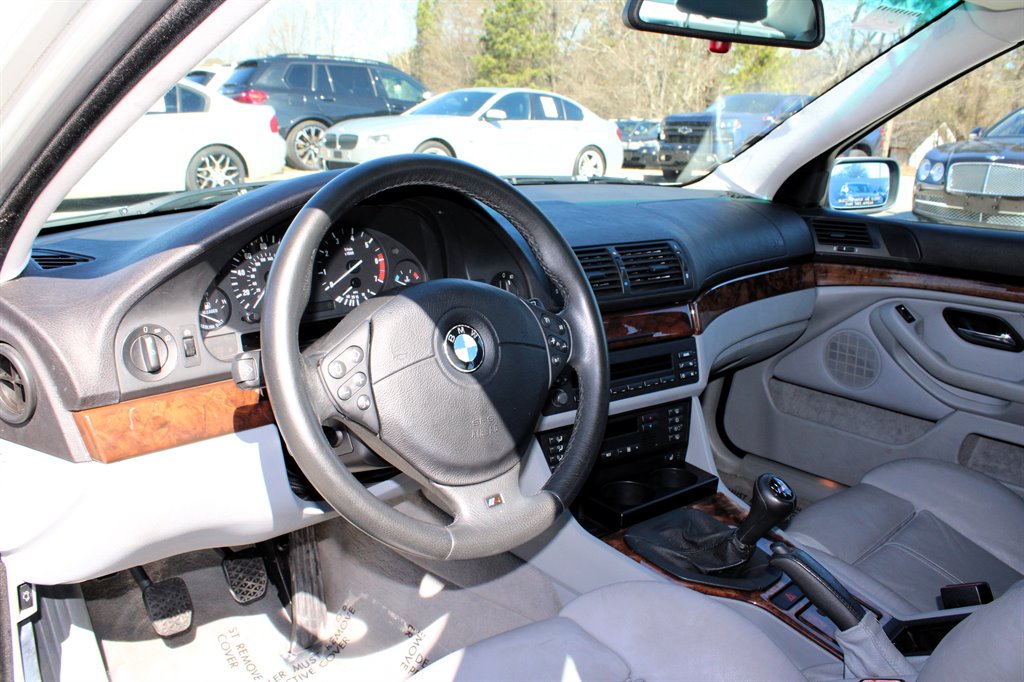 2000 BMW 528i - $8,995