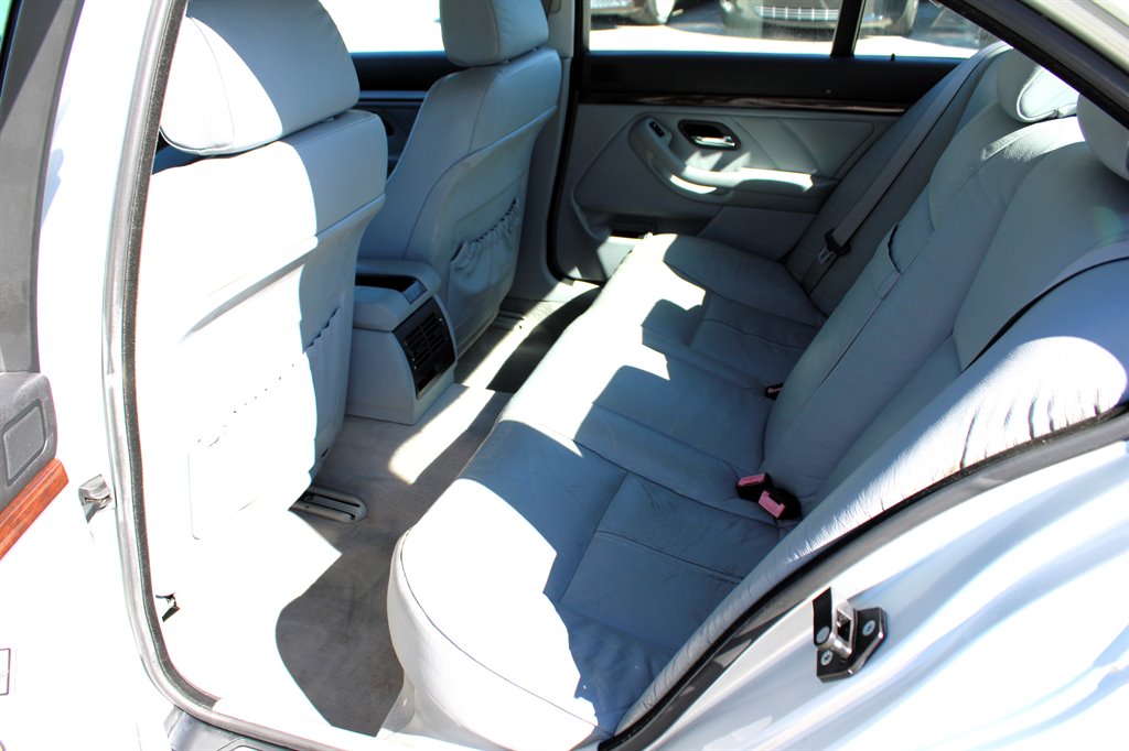 2000 BMW 528i - $8,995