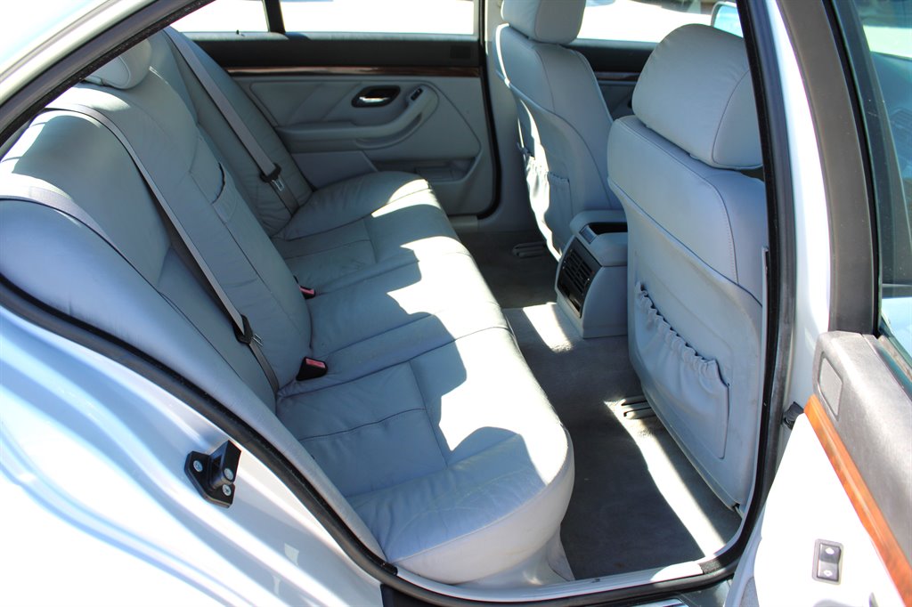 2000 BMW 528i - $8,995