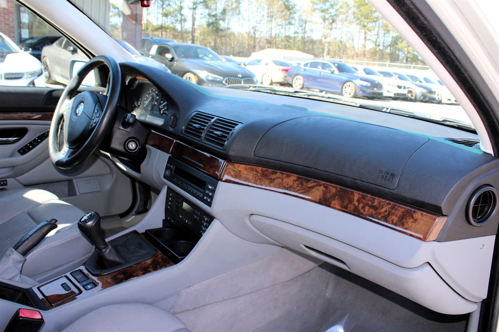 2000 BMW 528i - $8,995
