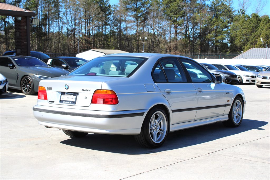 2000 BMW 528i - $8,995