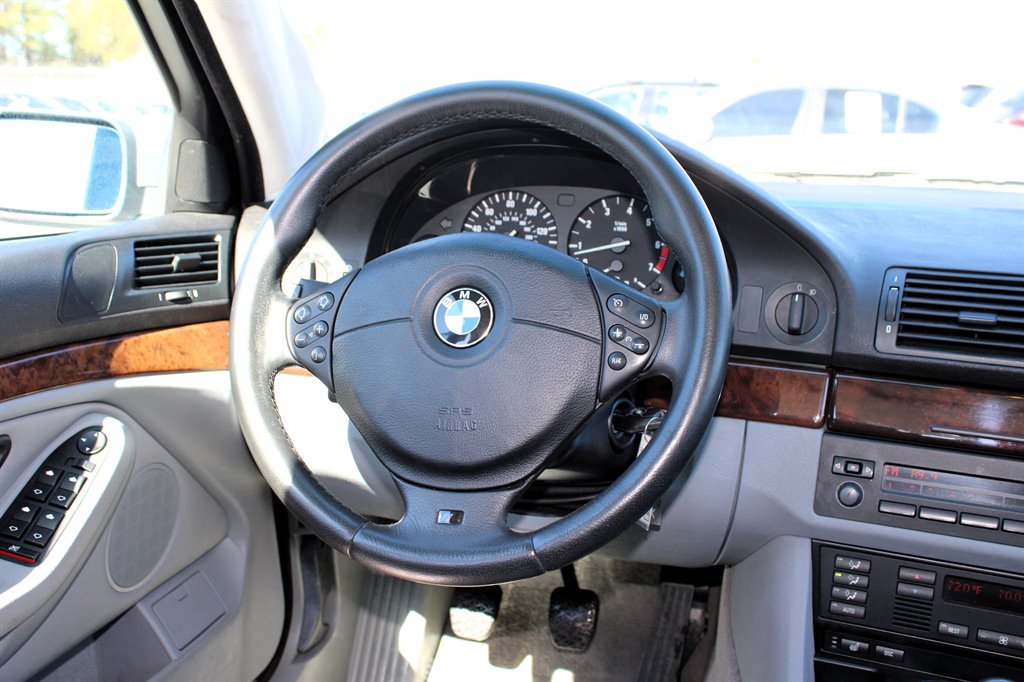 2000 BMW 528i - $8,995