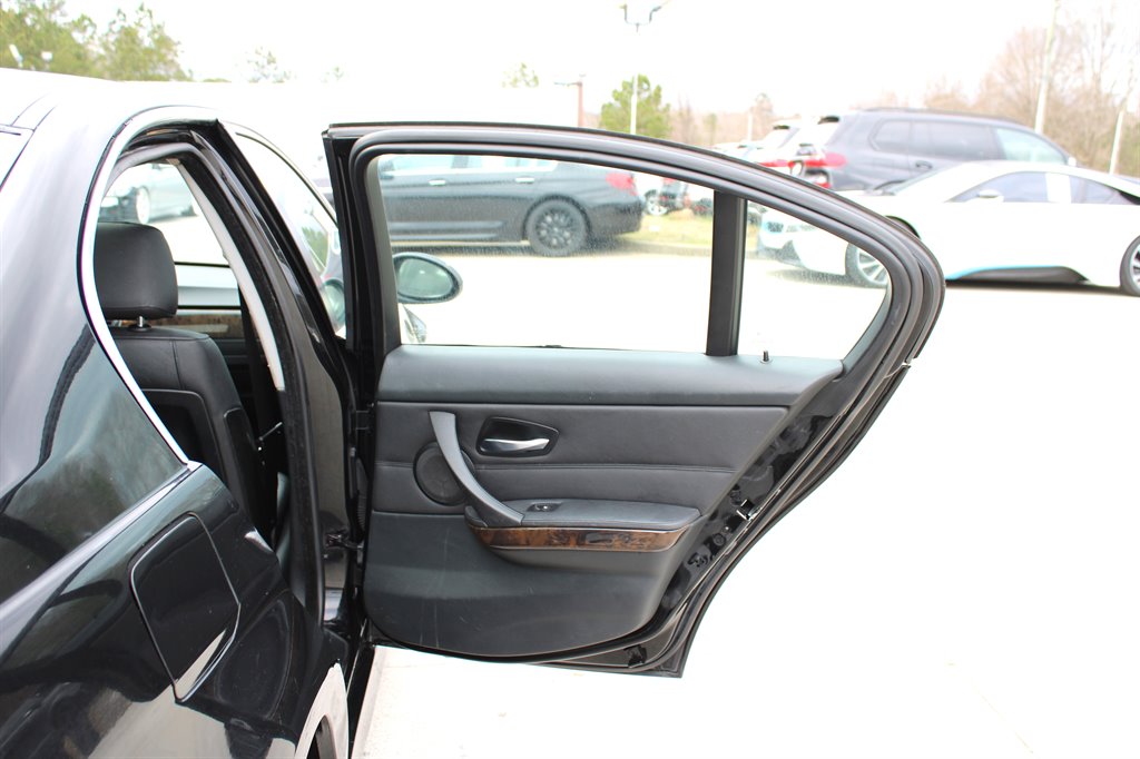 2006 BMW 330i - $5,995