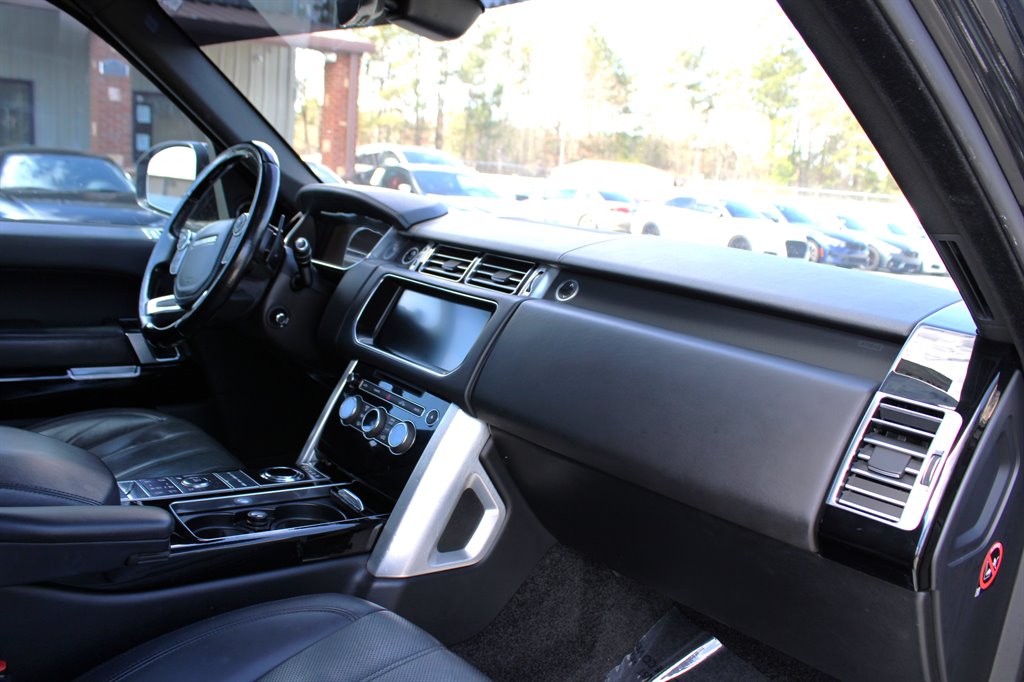 2017 Land Rover Range Rover - $15,995