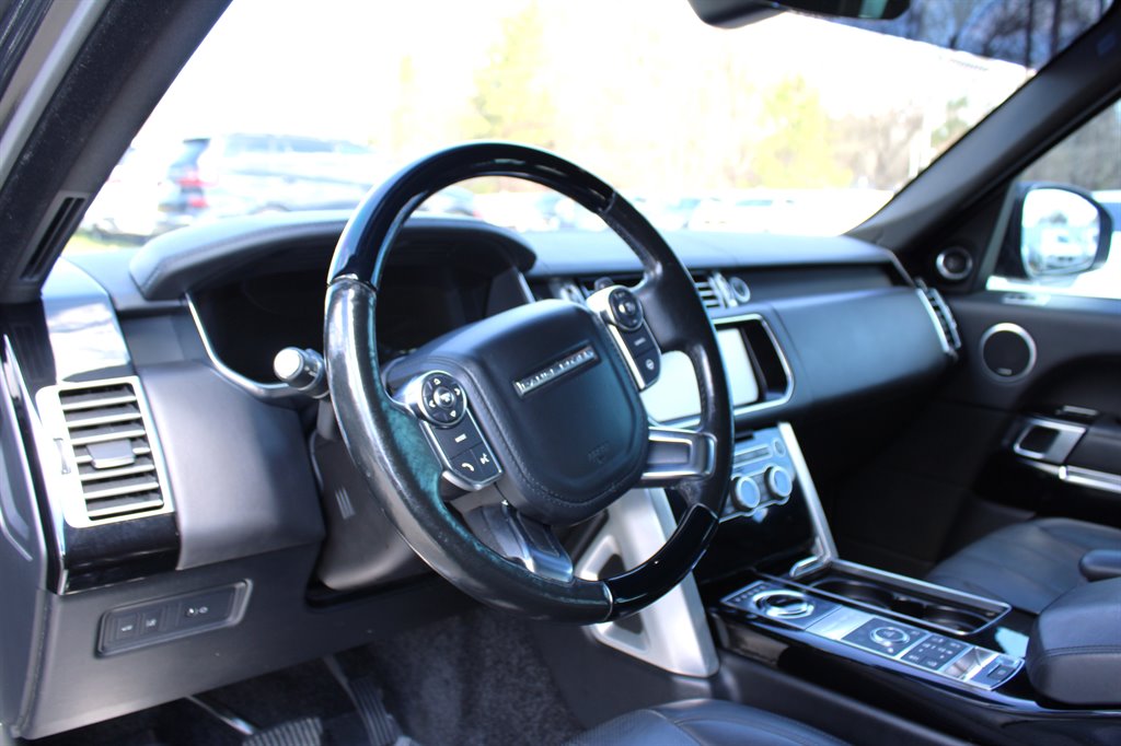 2017 Land Rover Range Rover - $15,995