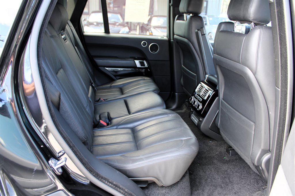 2017 Land Rover Range Rover - $15,995