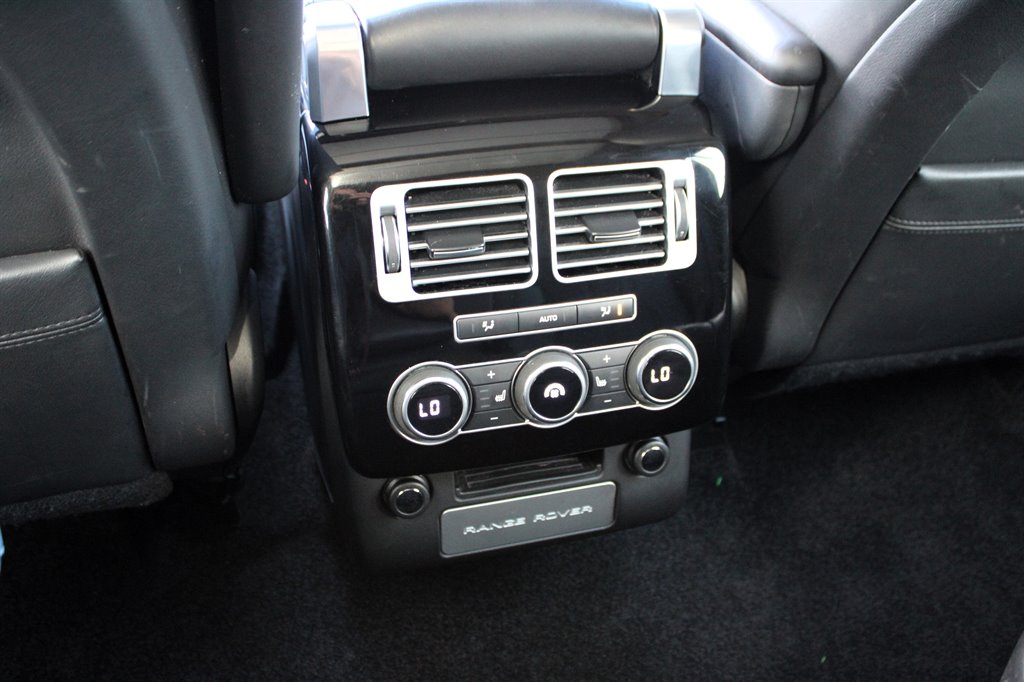 2017 Land Rover Range Rover - $15,995