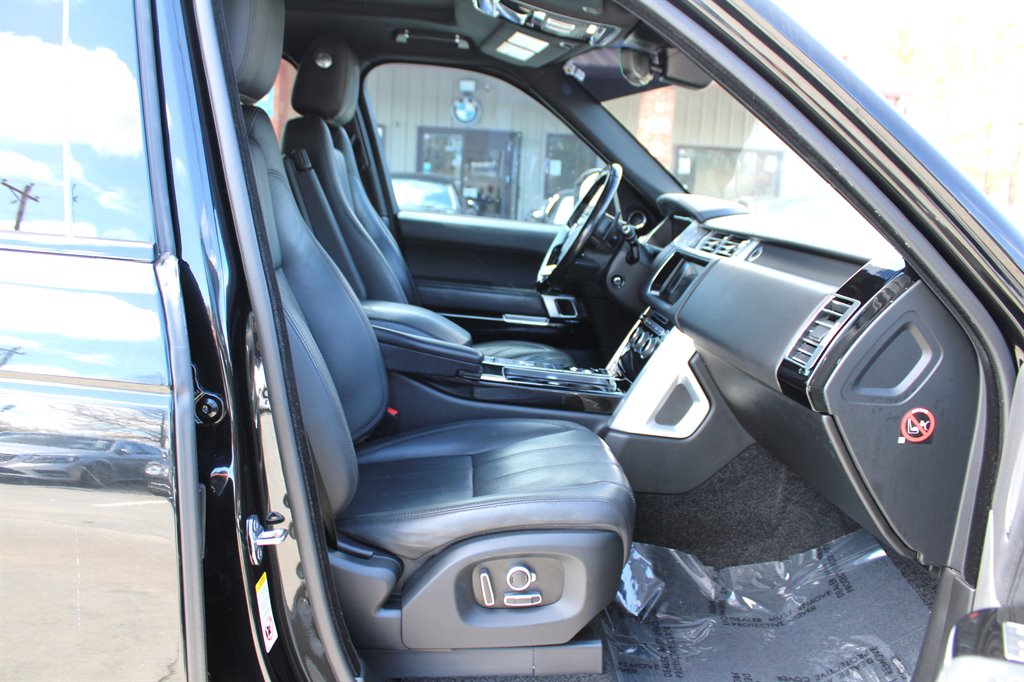 2017 Land Rover Range Rover - $15,995