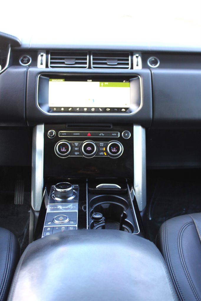 2017 Land Rover Range Rover - $15,995
