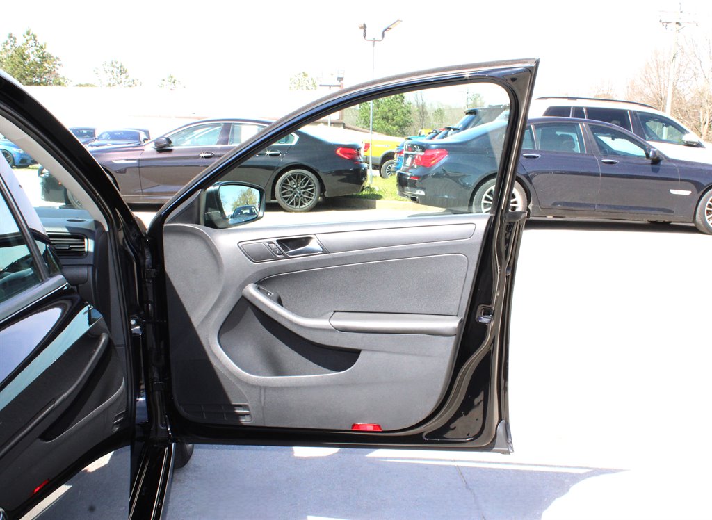 2016 Volkswagen Jetta - $7,995