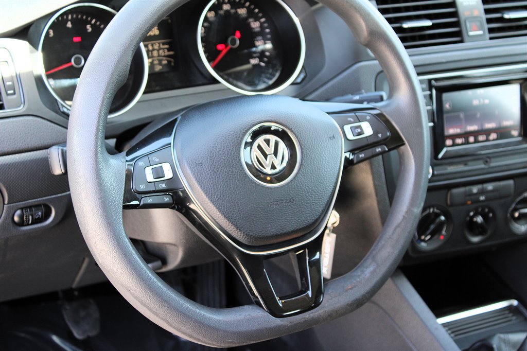 2016 Volkswagen Jetta - $7,995
