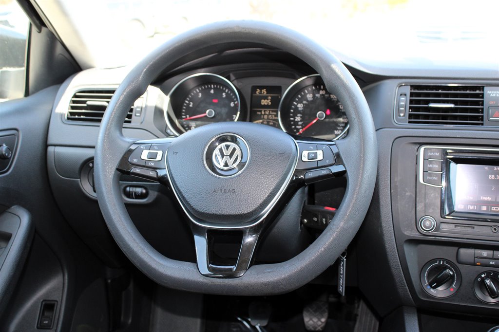2016 Volkswagen Jetta - $7,995