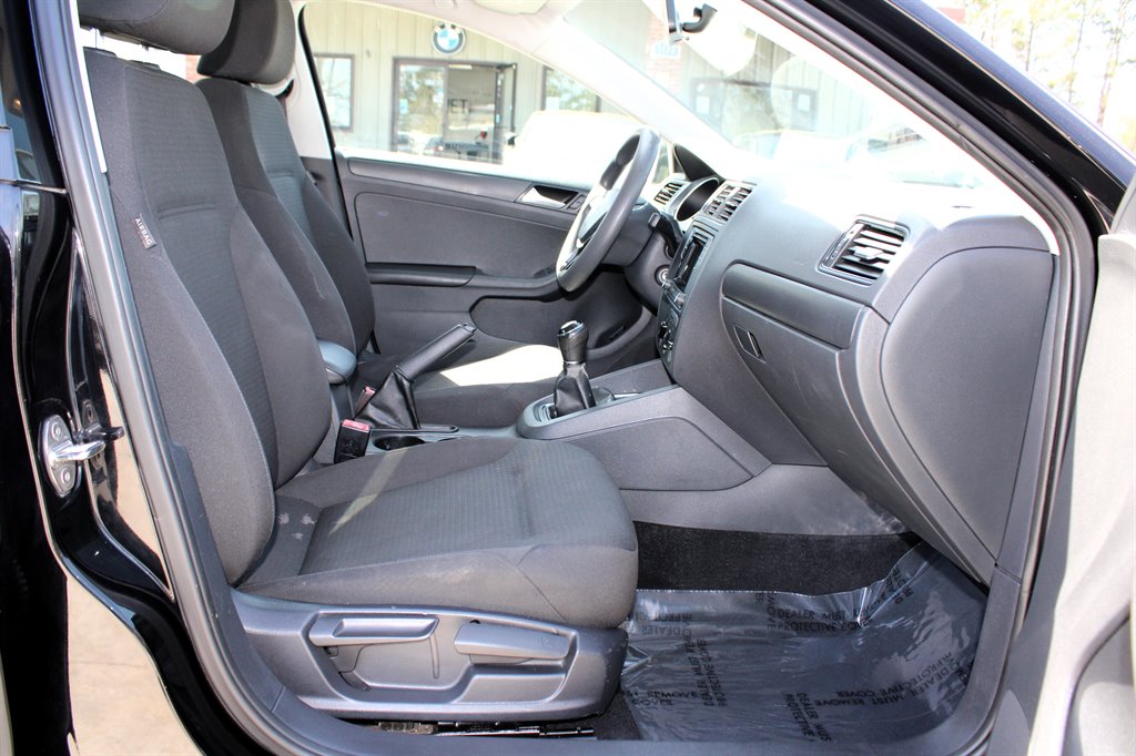 2016 Volkswagen Jetta - $7,995