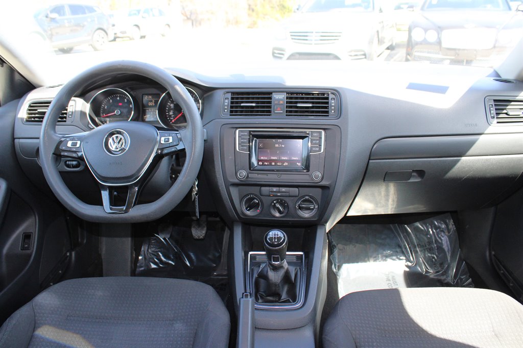 2016 Volkswagen Jetta - $7,995