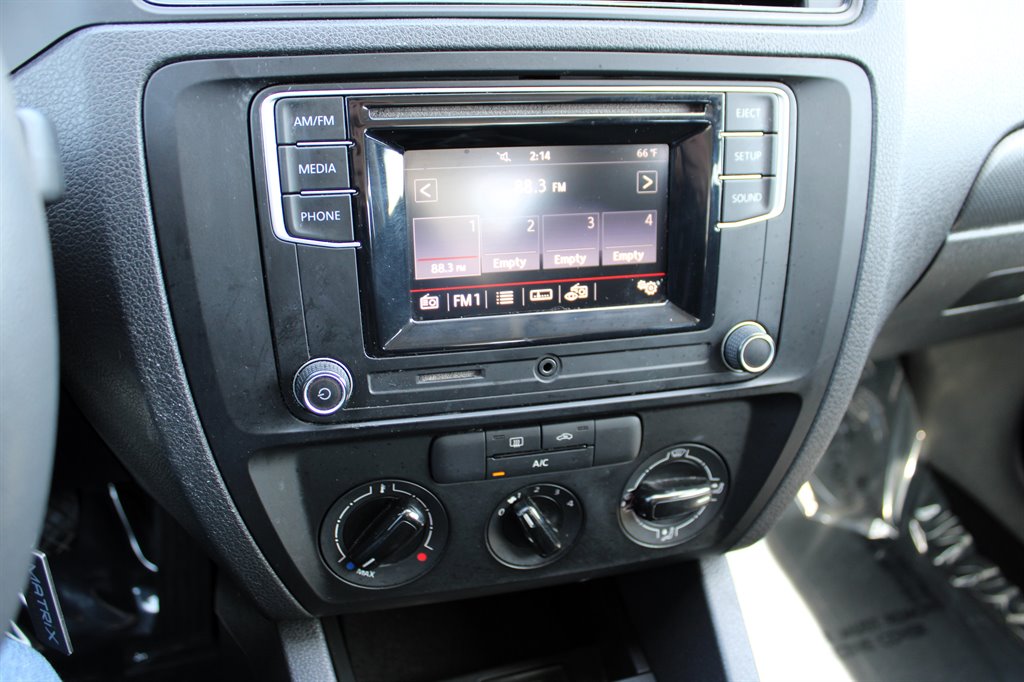 2016 Volkswagen Jetta - $7,995