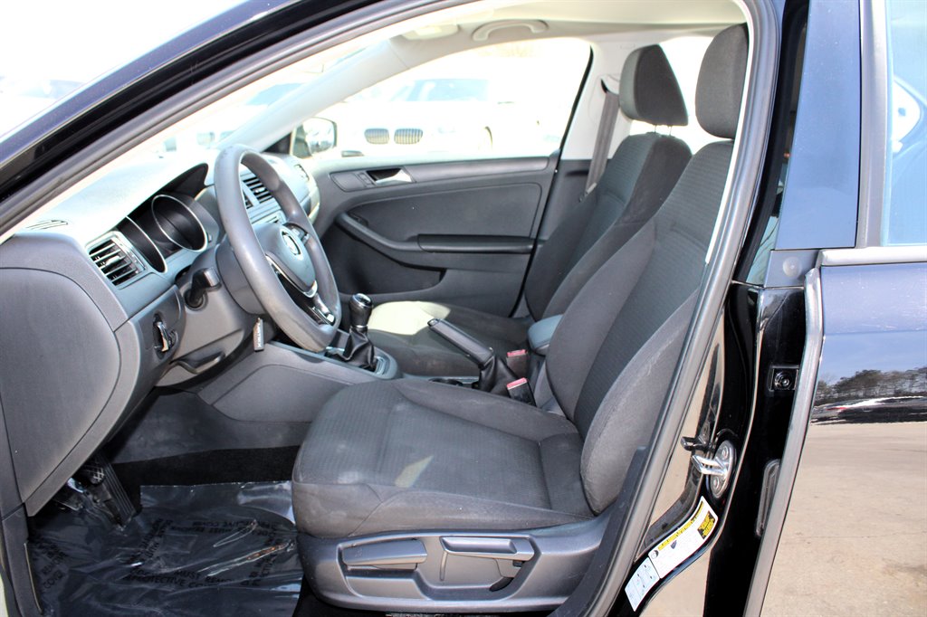 2016 Volkswagen Jetta - $7,995