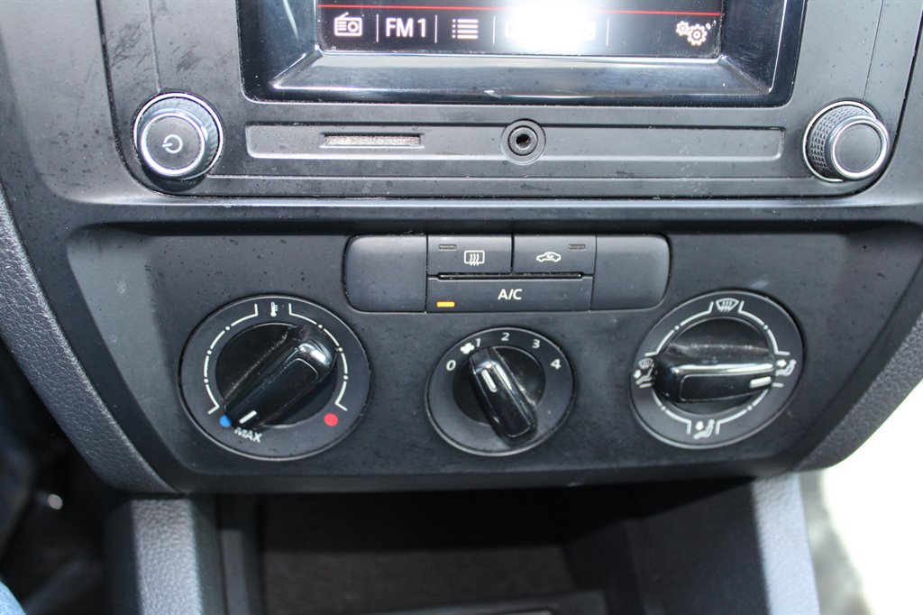 2016 Volkswagen Jetta - $7,995