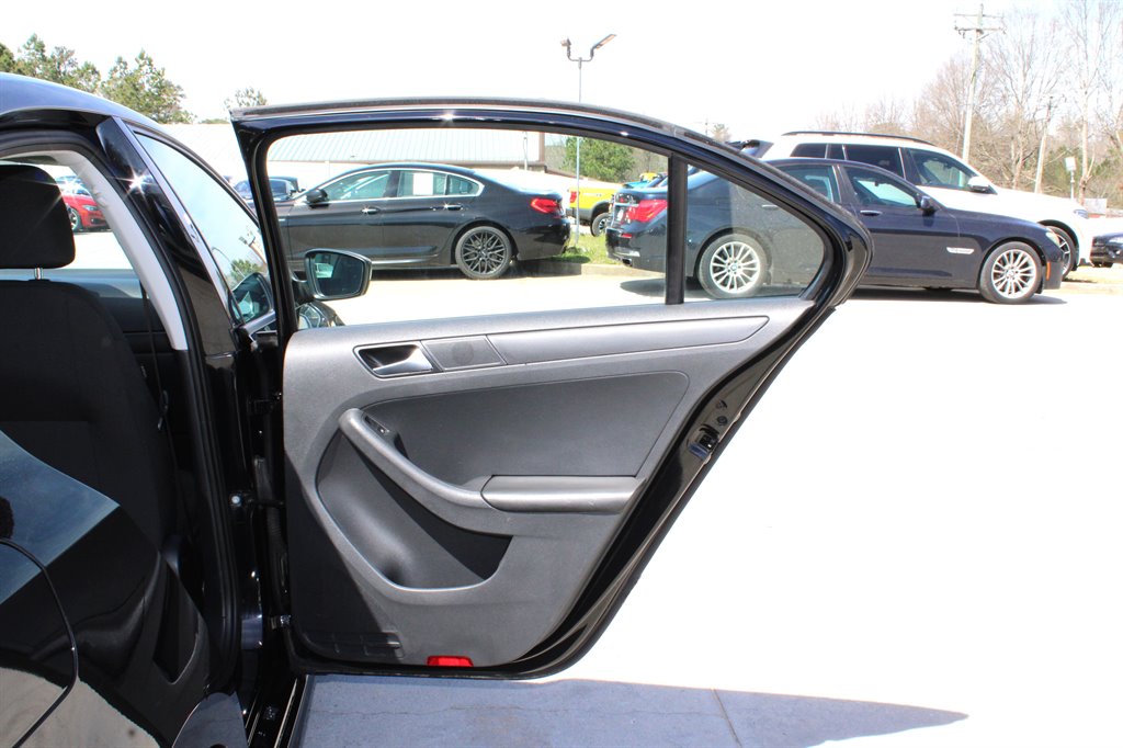 2016 Volkswagen Jetta - $7,995