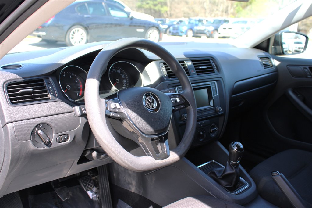 2016 Volkswagen Jetta - $7,995