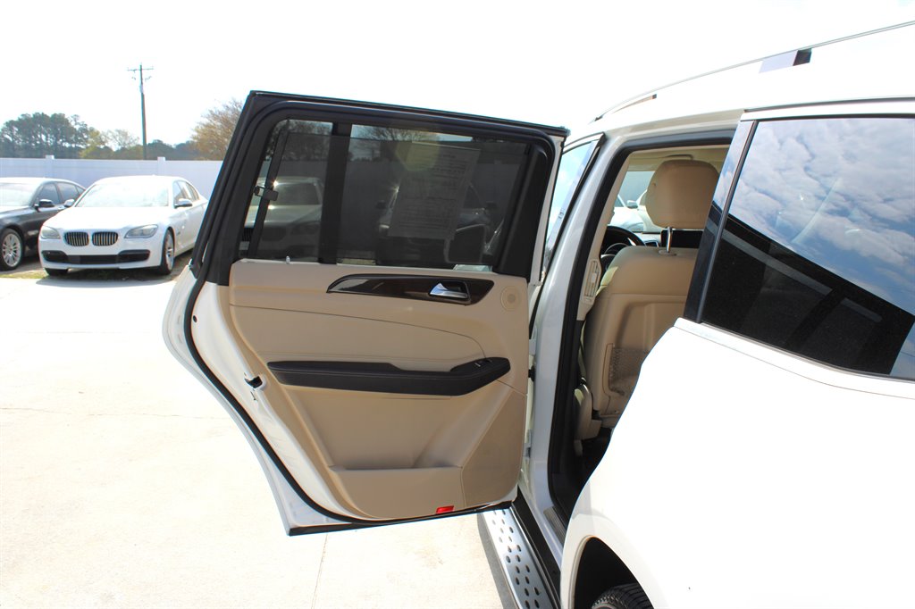 2017 Mercedes-Benz GLS - $14,995