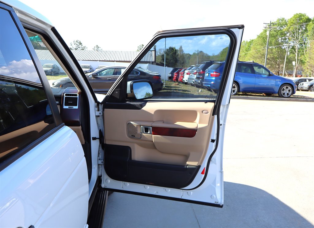 2011 Land Rover Range Rover - $8,995