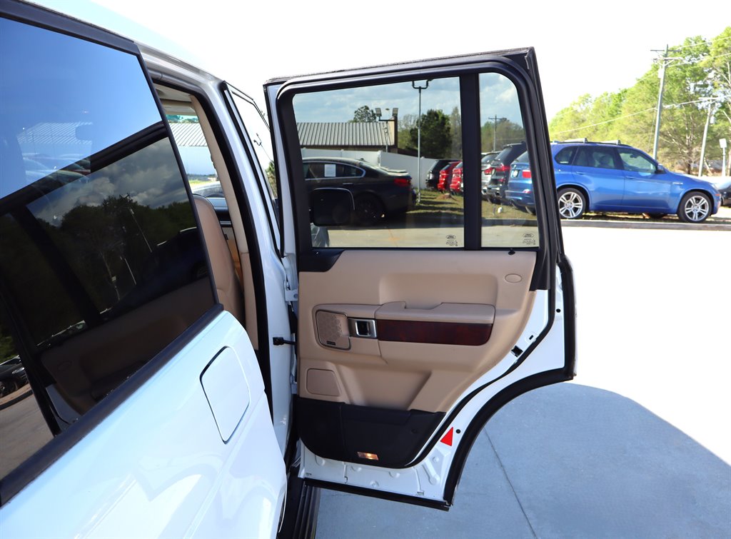 2011 Land Rover Range Rover - $8,995
