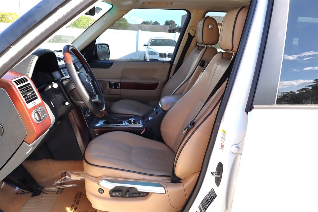 2011 Land Rover Range Rover - $8,995