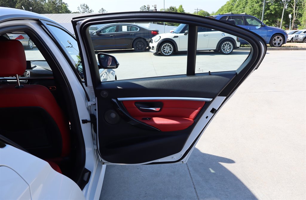 2016 BMW 3 Series - $24,995