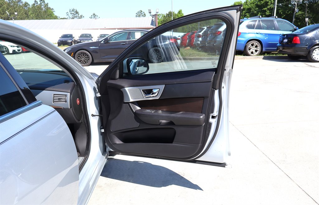 2012 Jaguar XF - $9,995