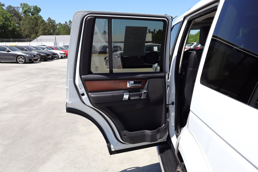 2016 Land Rover LR4 - $14,995