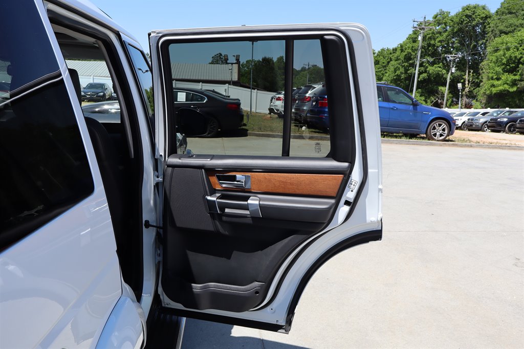 2016 Land Rover LR4 - $14,995