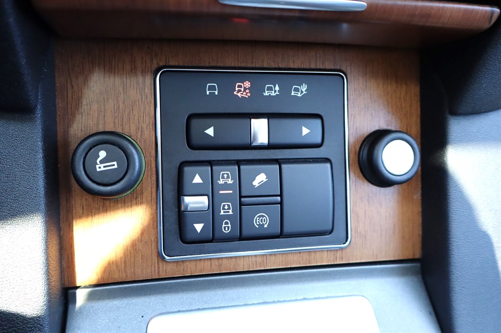 2016 Land Rover LR4 - $14,995