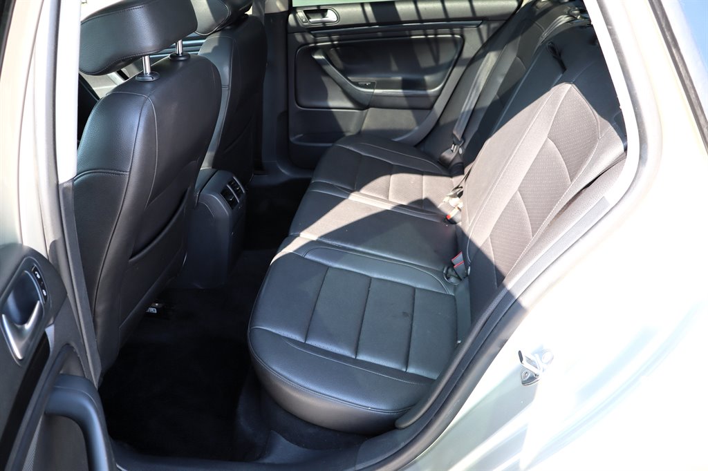2012 Volkswagen Jetta - $8,995