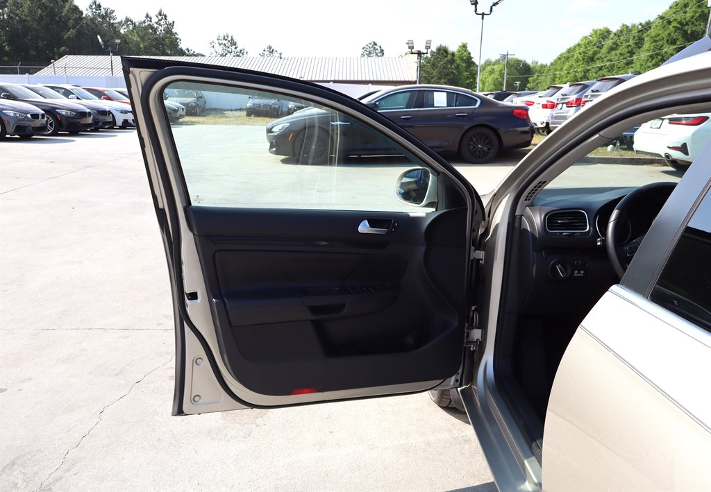 2012 Volkswagen Jetta - $8,995