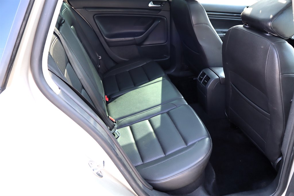 2012 Volkswagen Jetta - $8,995