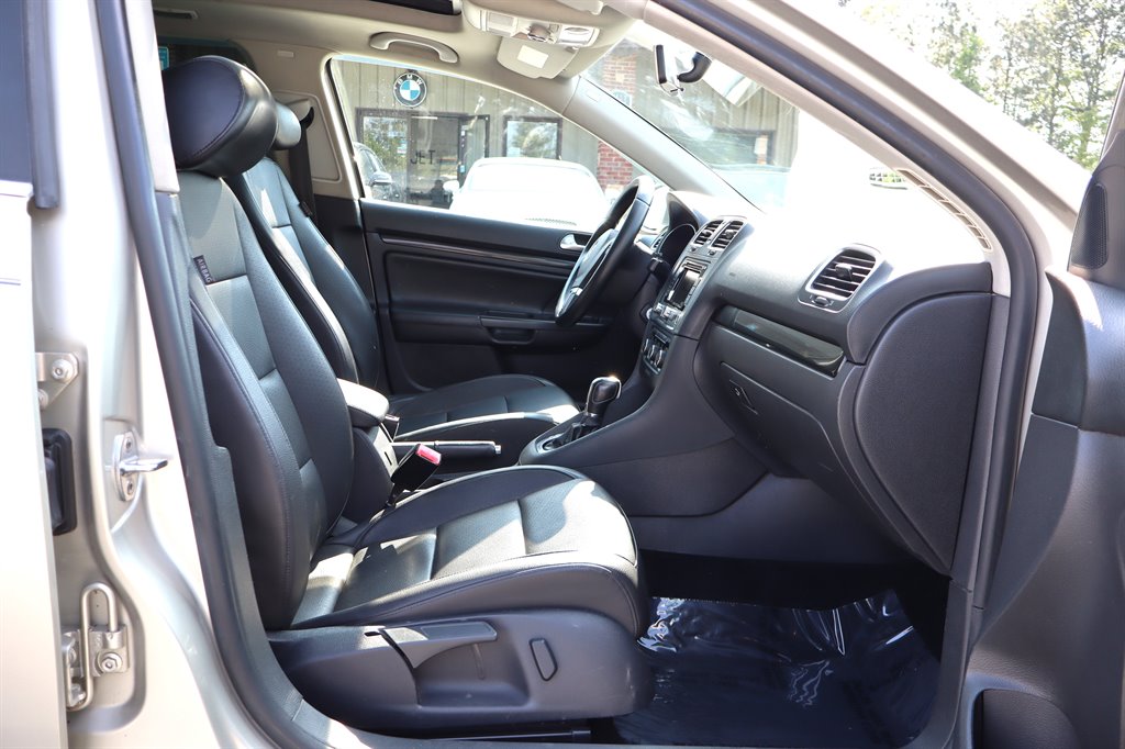 2012 Volkswagen Jetta - $8,995